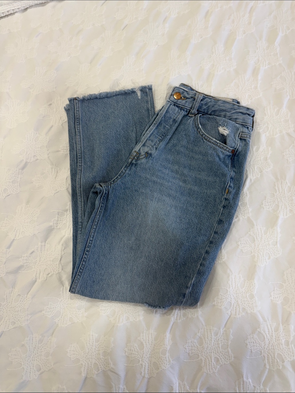 Classic High-Waist Light Blue Women’s Jeans